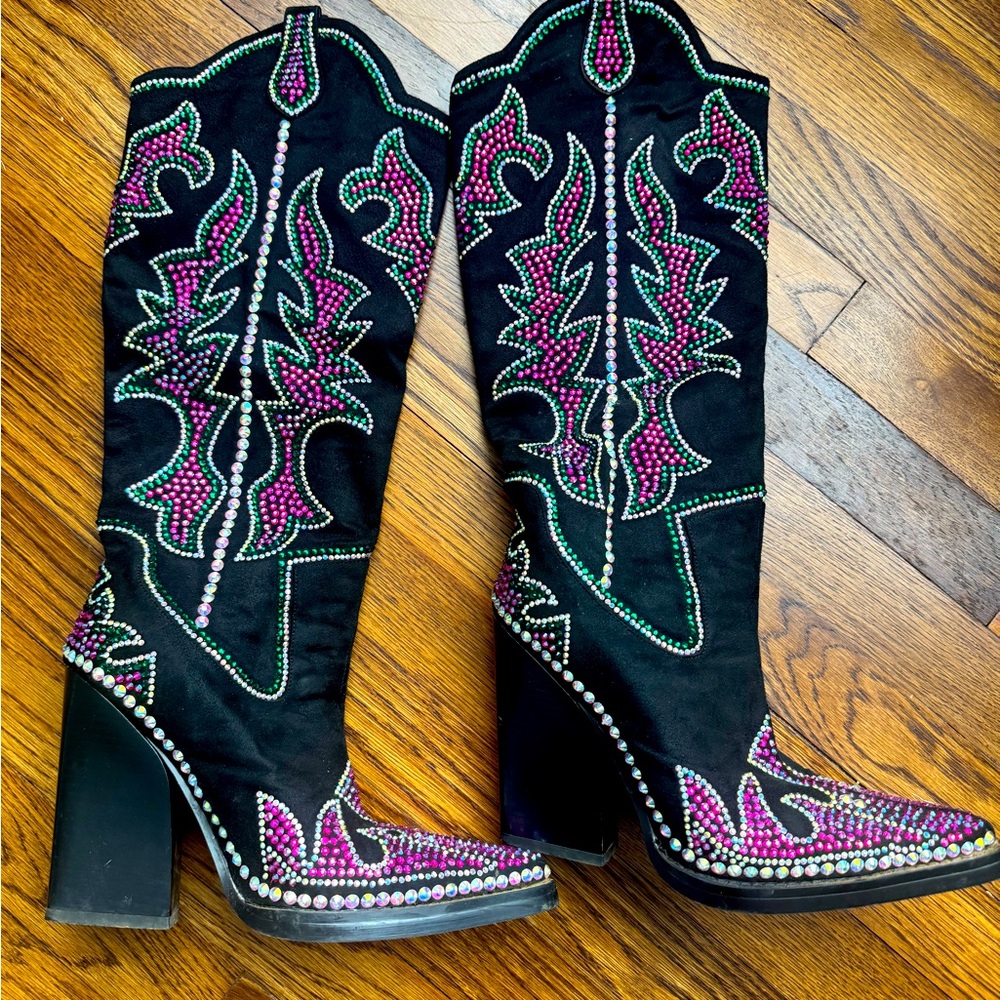 Justin Billings black and pink rhin boots